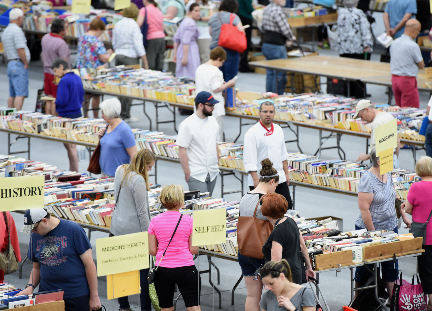 Book_Sale_003.jpg